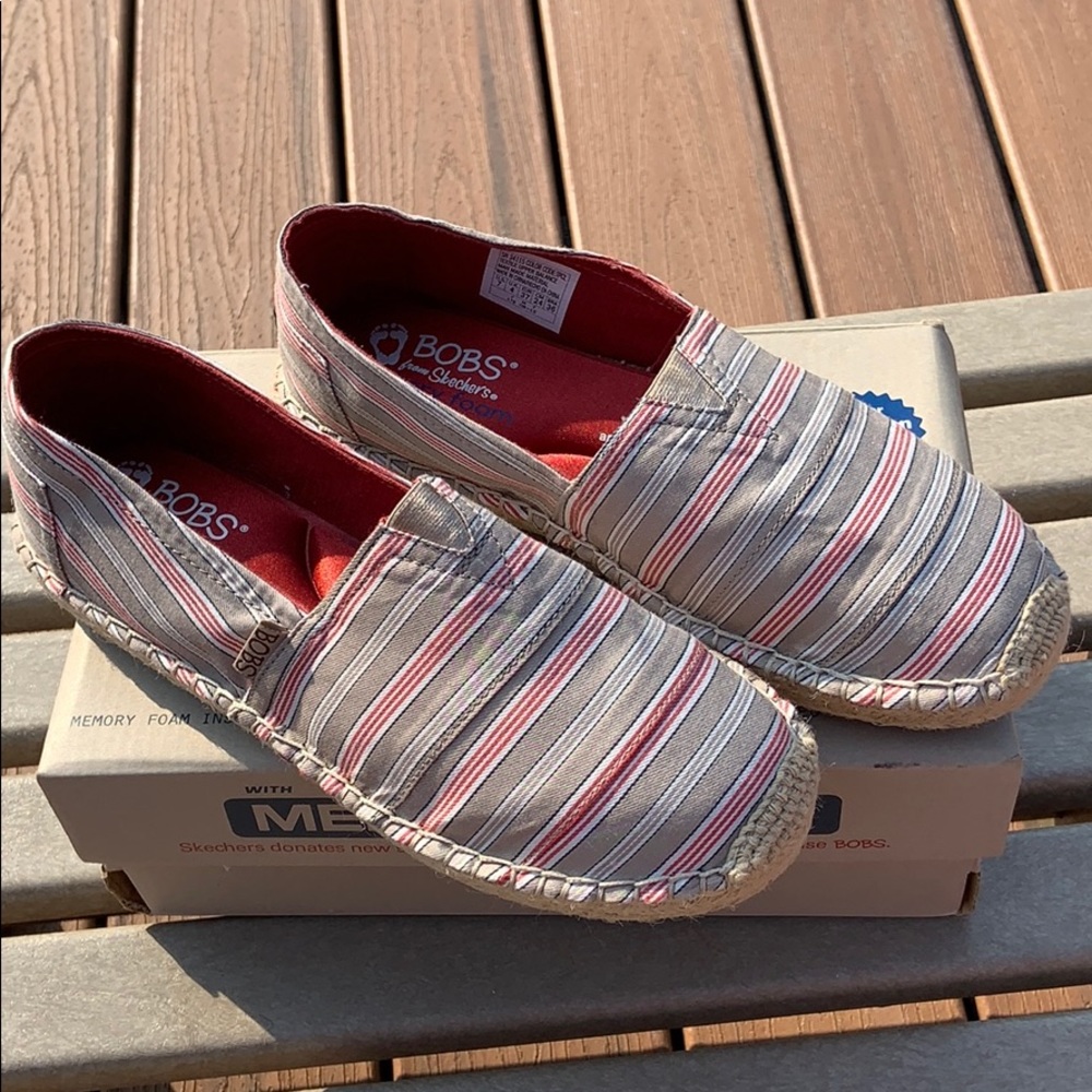 Women’s Bob size 7 canvas Red, Tan and white shoes